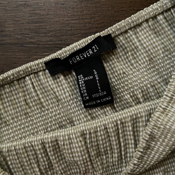 Spring Shirt 🌸 - Picture 3 of 3